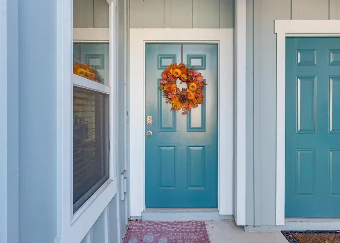 4 Mi To Everbank Stadium! Stylish Suburban Retreat
